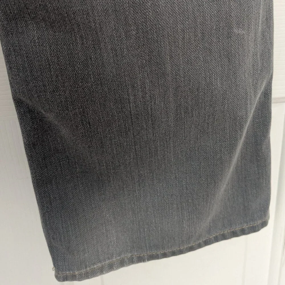 True Religion Men's Bobby Straight Relaxed Grey Crisp Wash Size 33